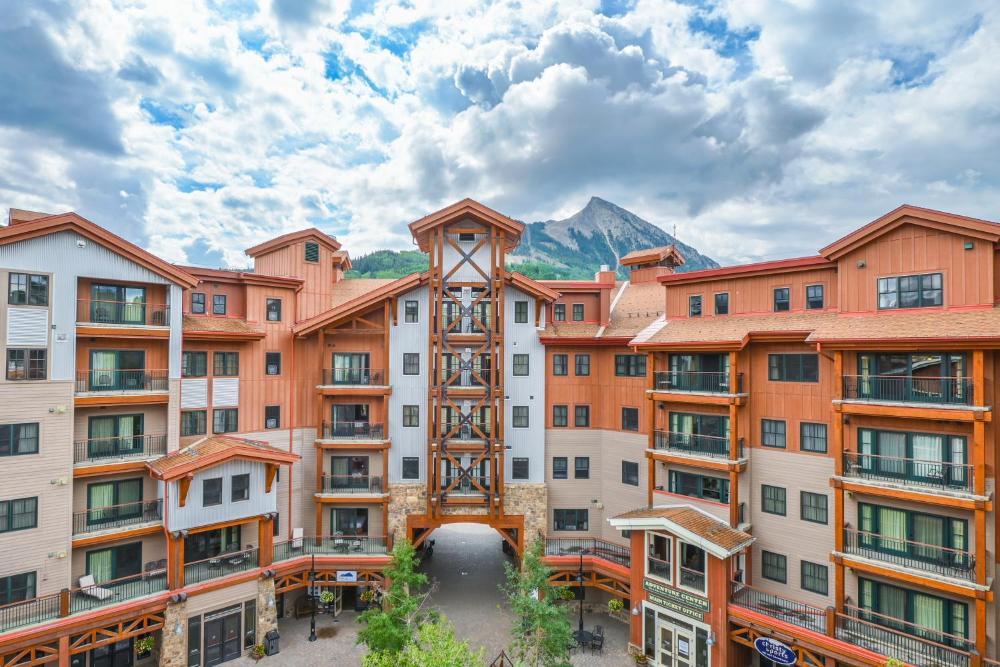 The Lodge at Mountaineer Square, A Vail Resorts Property